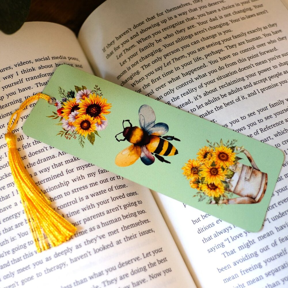 Bumblee and Sunflowers Metal Bookmark with Tassel, handmade, Book, reading